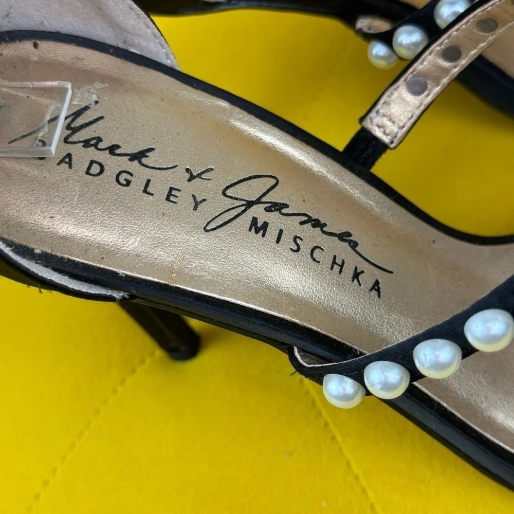 Badgley Mischka step out